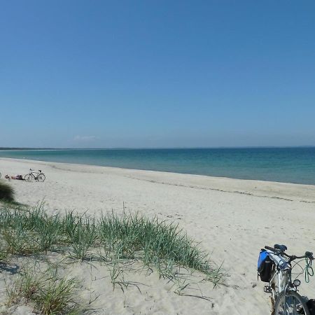 Ferienapartment Wiese & Meer Auf Ruegen Neddesitz Bagian luar foto