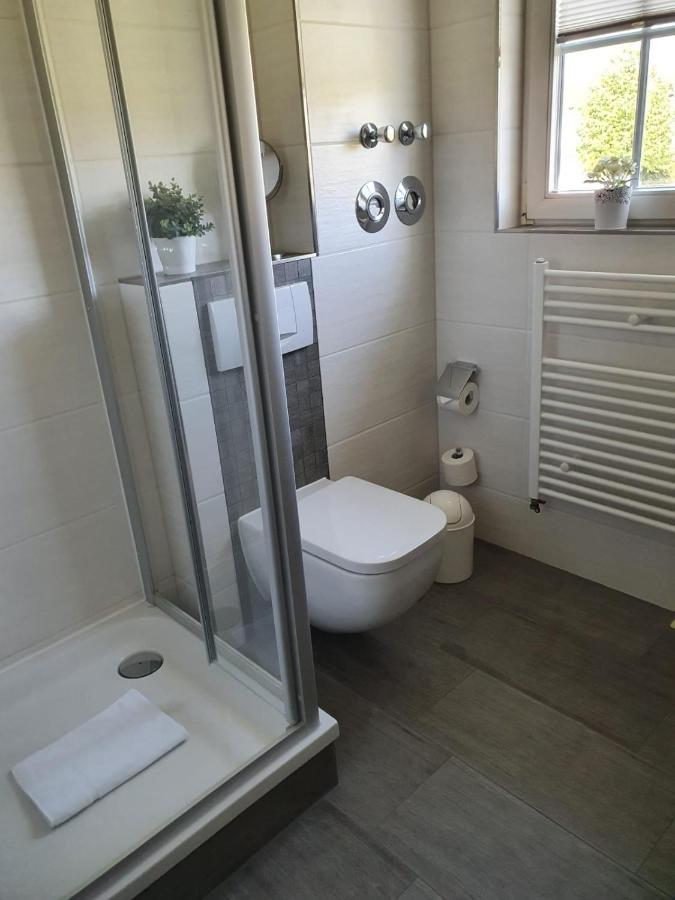 Ferienapartment Wiese & Meer Auf Ruegen Neddesitz Bagian luar foto