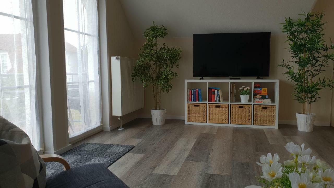 Ferienapartment Wiese & Meer Auf Ruegen Neddesitz Bagian luar foto